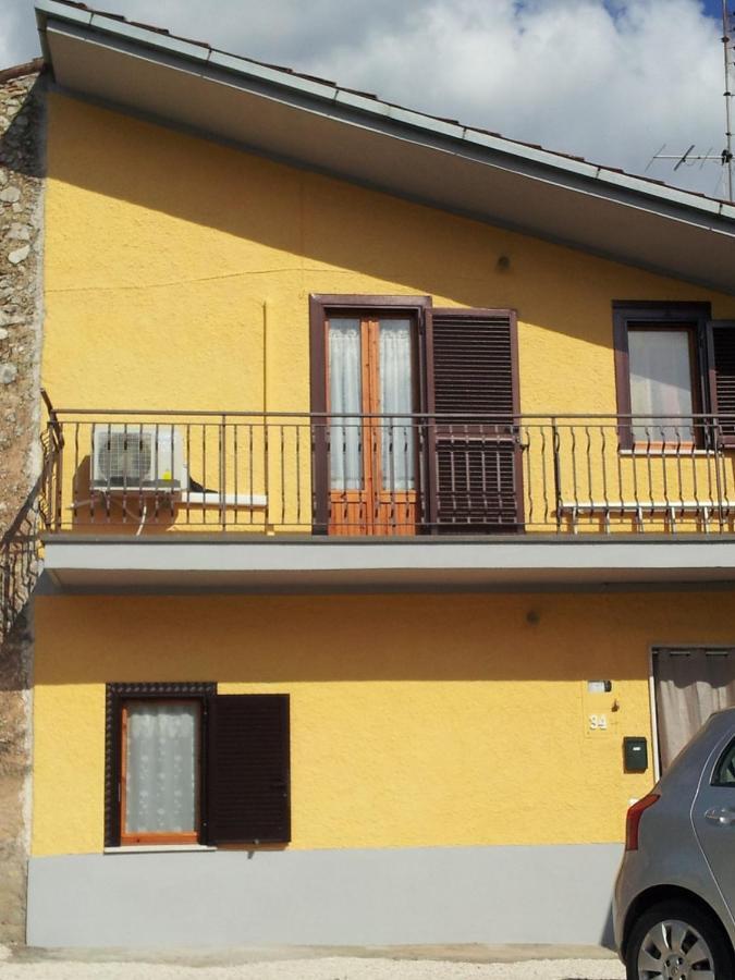 הוילה Veroli La Casina Gialla מראה חיצוני תמונה