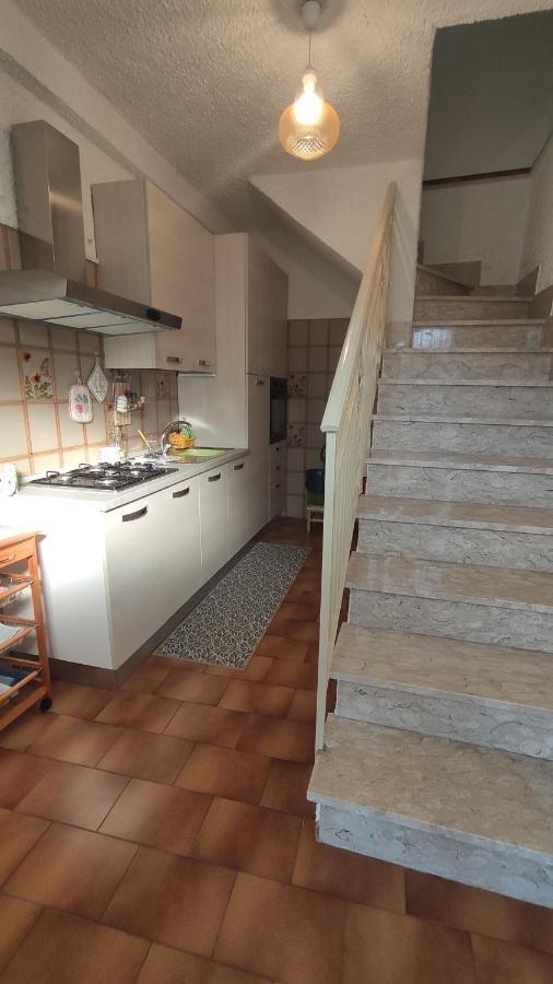 הוילה Veroli La Casina Gialla מראה חיצוני תמונה