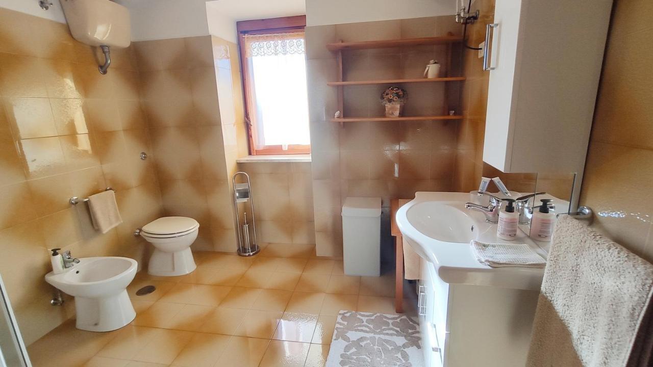 הוילה Veroli La Casina Gialla מראה חיצוני תמונה