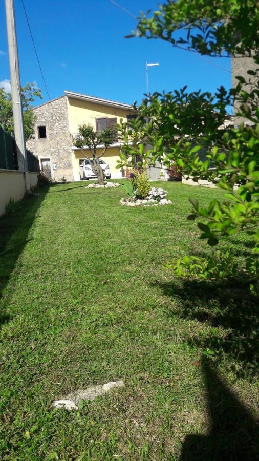 הוילה Veroli La Casina Gialla מראה חיצוני תמונה